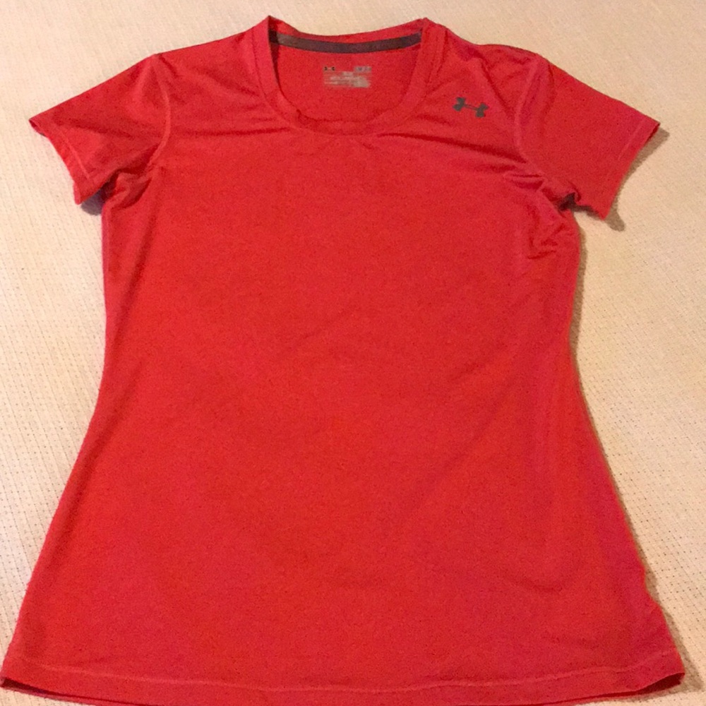 Pink UA silky T-shirt ⭐️
